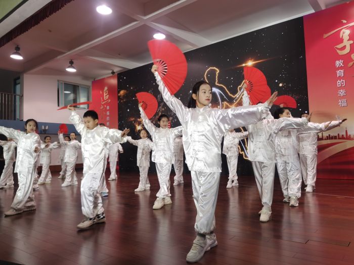 热辣滚烫开学仪式感,热辣滚烫开学第一课