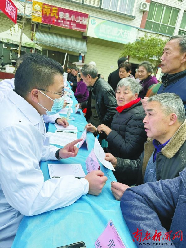 一场爱心义诊给群众送去丝丝清凉,一场跨越3千公里的免费救助