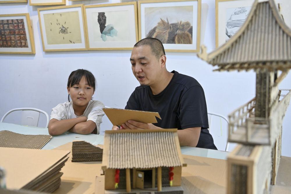 纸上有乾坤，看有人用瓦楞纸创造出迷你“山西”