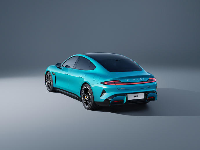 都市车界丨小米汽车公布SU7首批官方实拍照，颜色绚丽抢眼