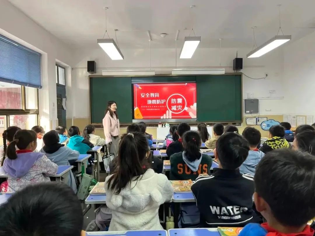 喜报我校获得省示范,喜讯我县师生再获省级表彰