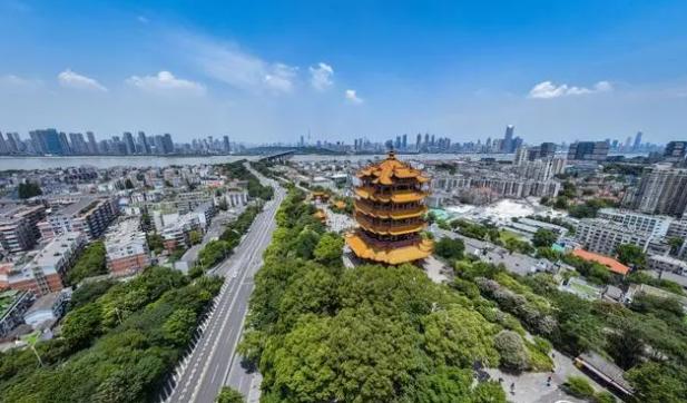 “请问，我会背鹅鹅鹅，可以免哪个景区的门票？”